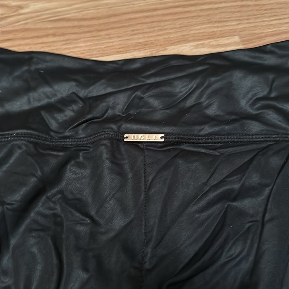 Noli Yoga Black Liquid Leggings size M NWOT - Picture 3 of 6